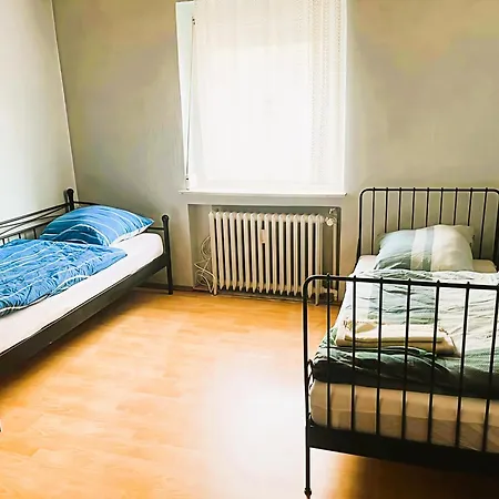 1 Mit Garten Apartment