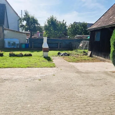 1 Mit Garten Apartmán