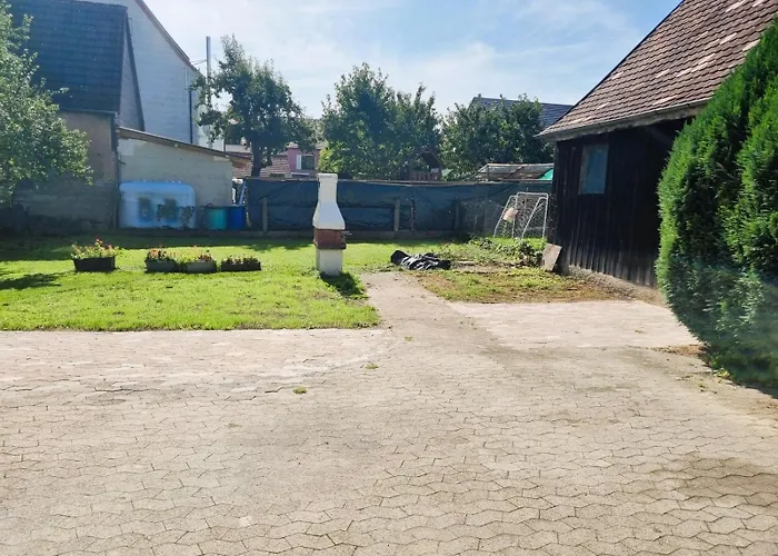 1 Mit Garten Apartment